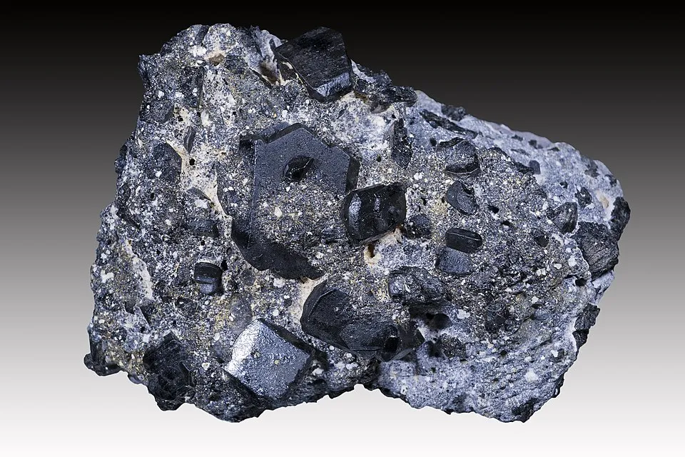 pyroxén (augit)
